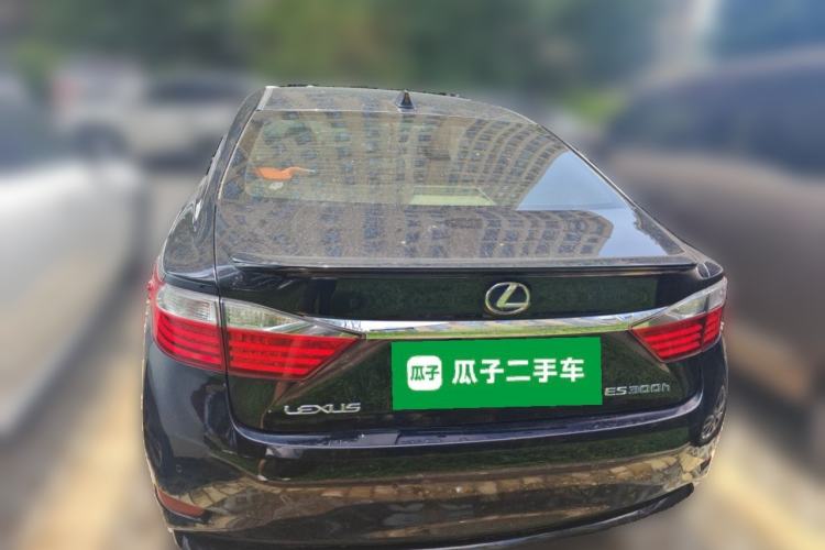 Used Lexus ES 2013 300h Elite Edition Rear