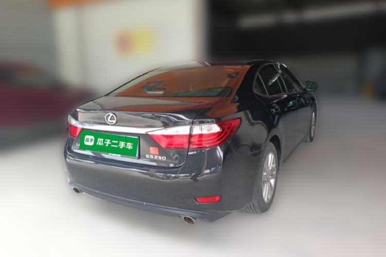 Used Lexus ES 2013 250 Elegant Edition Rear Right 45 Deg