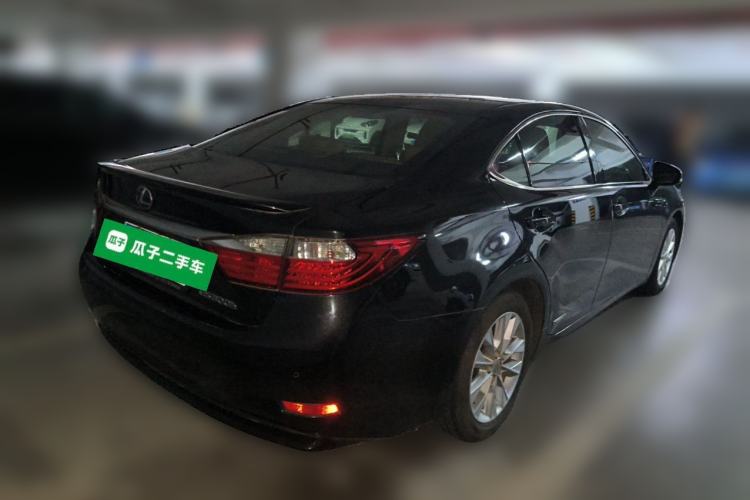 Used Lexus ES 2013 300h Elite Edition Rear Right 45 Deg