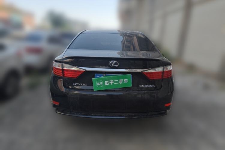 Used Lexus ES 2013 300h Elite Edition Rear