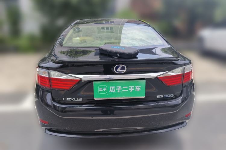 Used Lexus ES 2013 300h Elite Edition Rear
