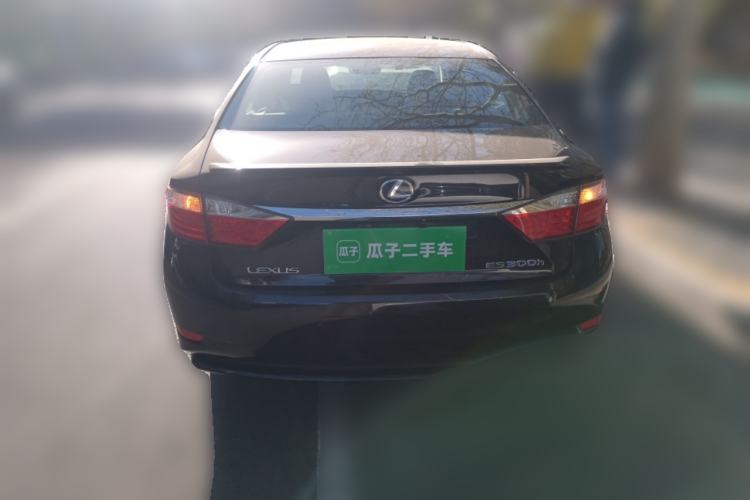Used Lexus ES 2013 300h Elite Edition Rear