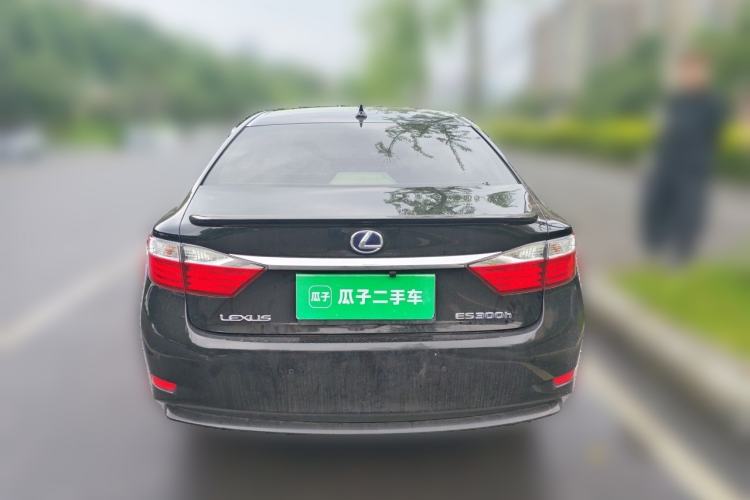 Used Lexus ES 2013 300h Elite Edition Rear
