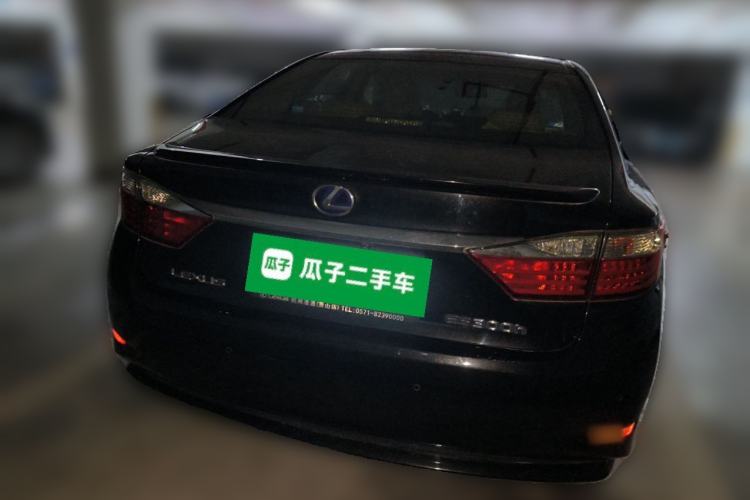 Used Lexus ES 2013 300h Elite Edition Rear