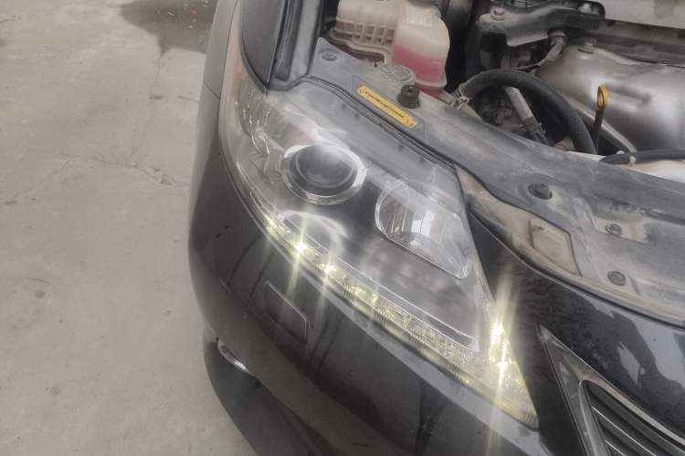 Used Lexus ES 2013 300h Elite Edition Right Front Headlight
