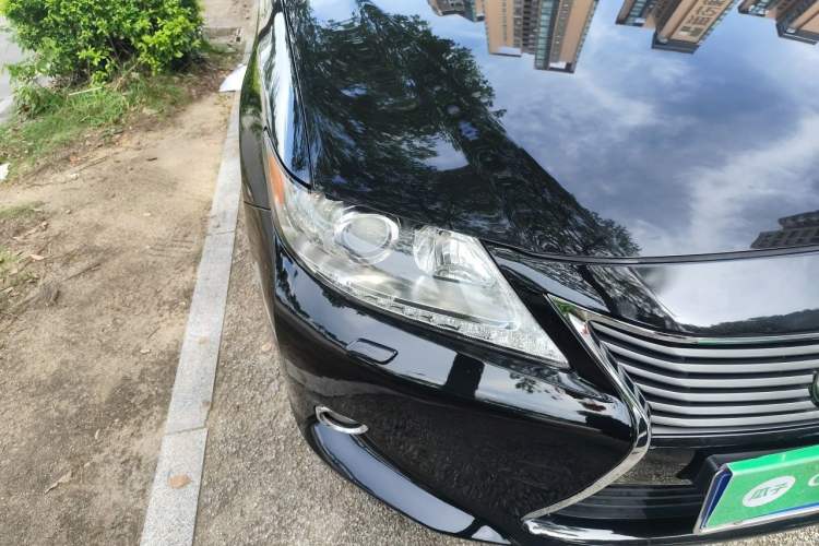 Used Lexus ES 2013 300h Elite Edition Right Front Headlight