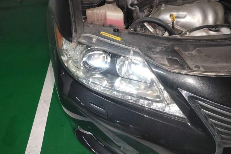 Used Lexus ES 2013 300h Elite Edition Right Front Headlight