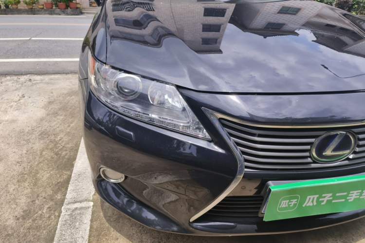 Used Lexus ES 2013 300h Elite Edition Right Front Headlight