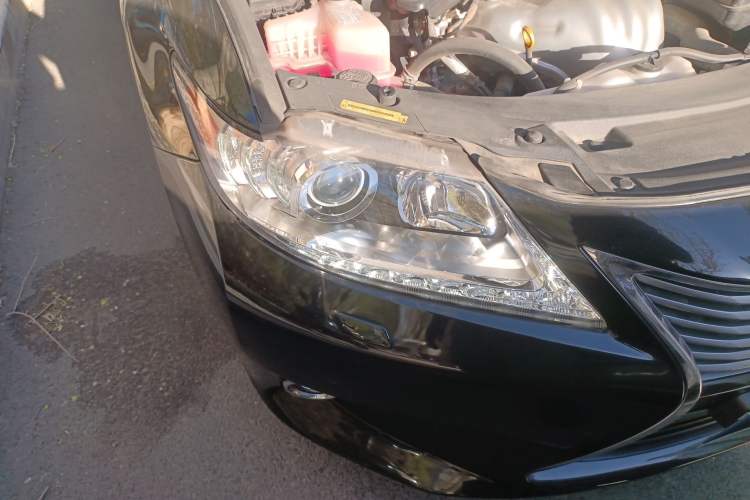 Used Lexus ES 2013 300h Elite Edition Right Front Headlight