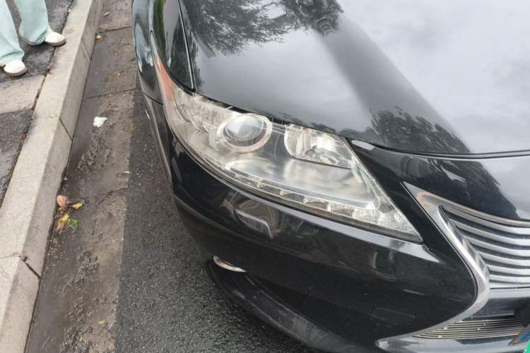 Used Lexus ES 2013 300h Elite Edition Right Front Headlight