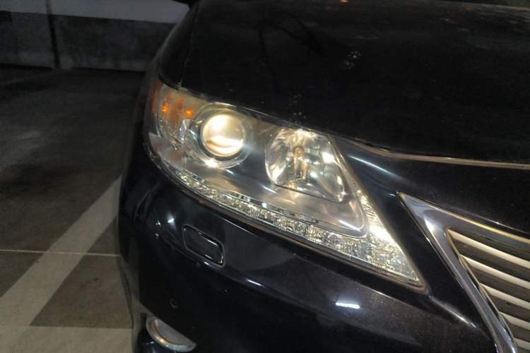 Used Lexus ES 2013 300h Elite Edition Right Front Headlight