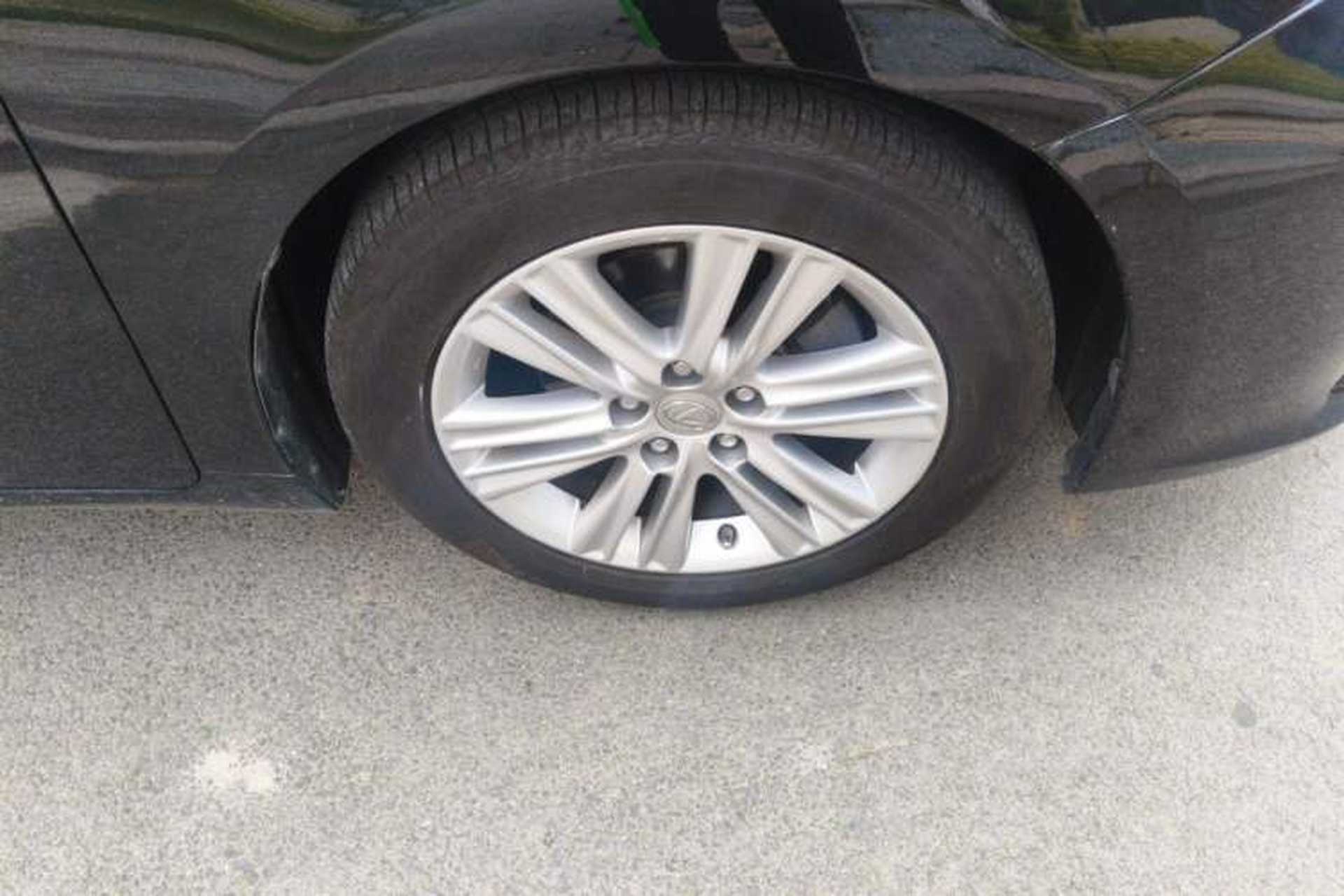 Used Lexus ES 2013 250 Elite Edition Right Front Wheel Hub
