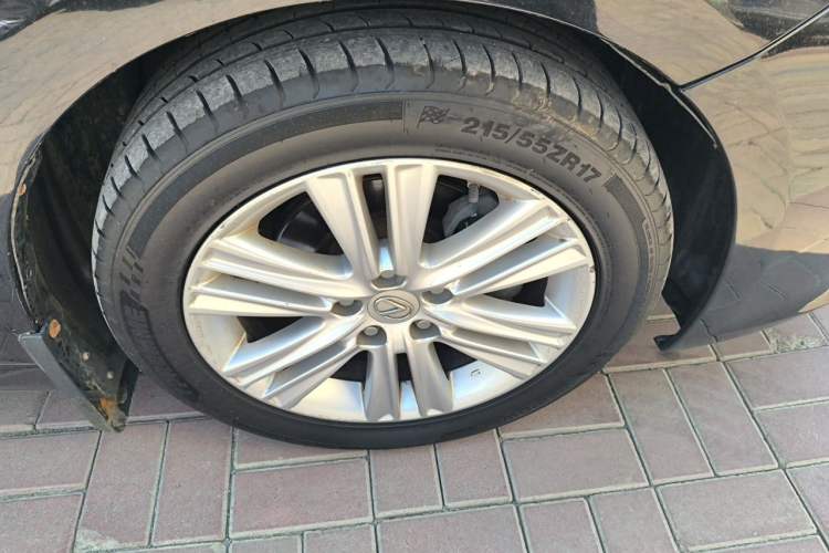 Used Lexus ES 2013 250 Elegant Edition Right Front Wheel Hub