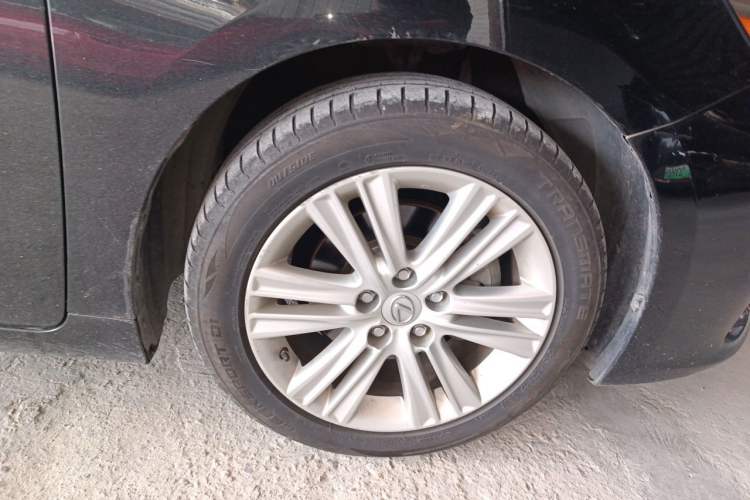 Used Lexus ES 2013 250 Elegant Edition Right Front Wheel Hub
