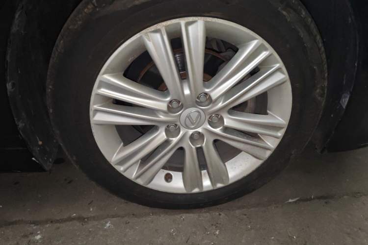 Used Lexus ES 2013 250 Elite Edition Right Front Wheel Hub