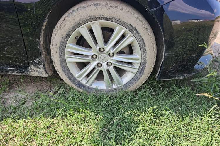 Used Lexus ES 2013 250 Elite Edition Right Front Wheel Hub