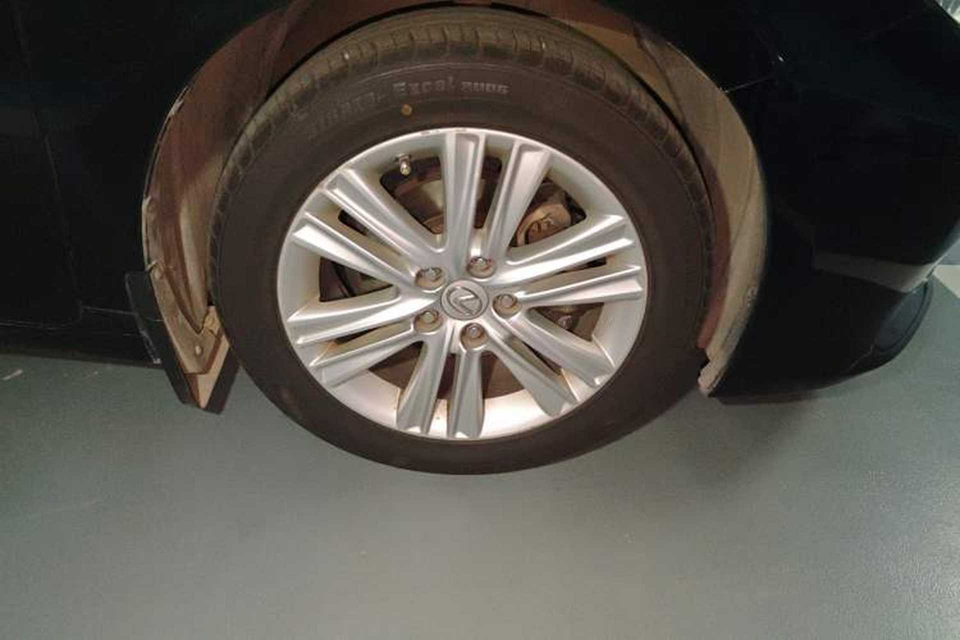 Used Lexus ES 2013 250 Elite Edition Right Front Wheel Hub