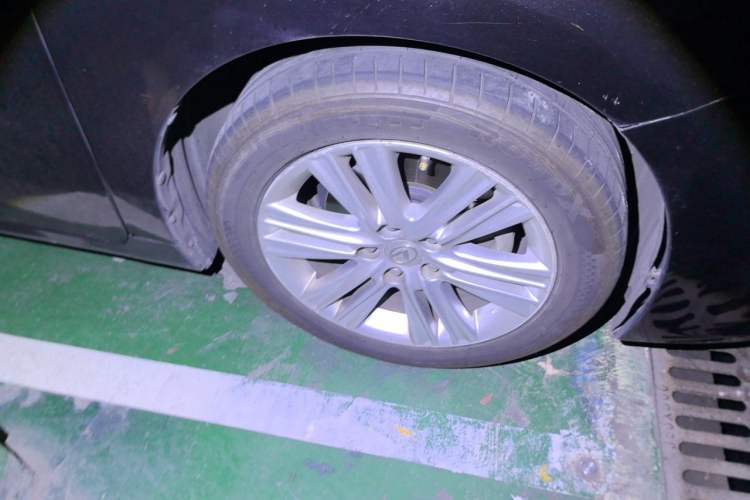 Used Lexus ES 2013 250 Elite Edition Right Front Wheel Hub