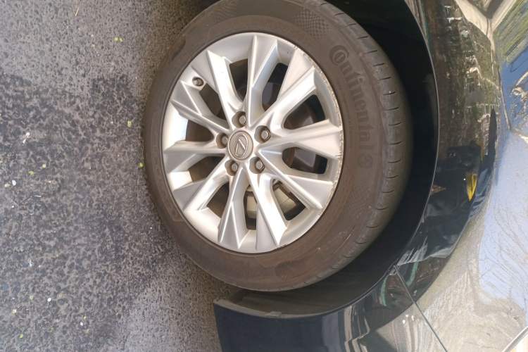 Used Lexus ES 2013 300h Elite Edition Right Front Wheel Hub