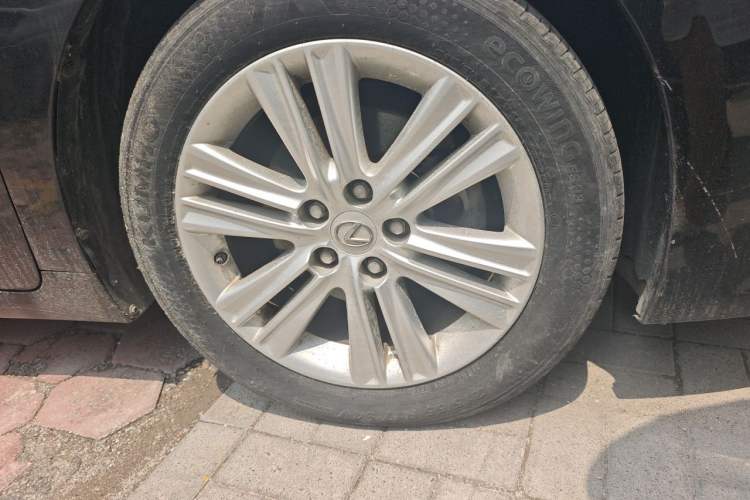Used Lexus ES 2013 250 Elite Edition Right Front Wheel Hub