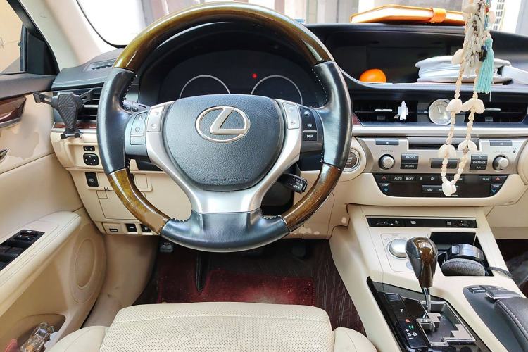 Used Lexus ES 2013 350 Elegant Edition Steering Wheel