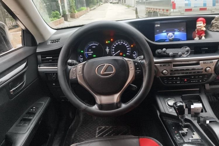 Used Lexus ES 2013 300h Elite Edition Steering Wheel
