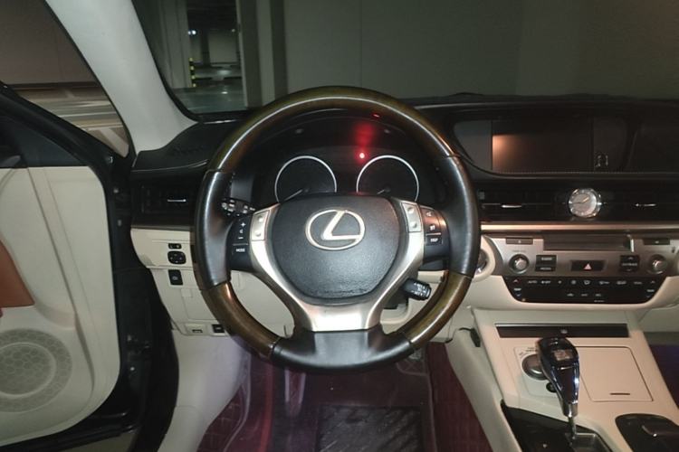 Used Lexus ES 2013 250 Elegant Edition Steering Wheel
