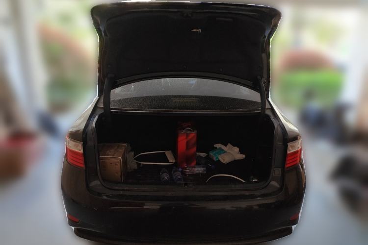 Used Lexus ES 2013 300h Elite Edition Trunk