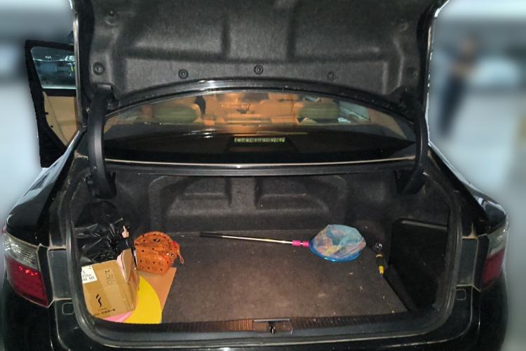 Used Lexus ES 2013 300h Elite Edition Trunk