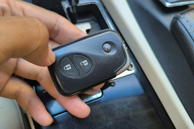 Used Lexus ES 2013 250 Elegant Edition Vehicle Key