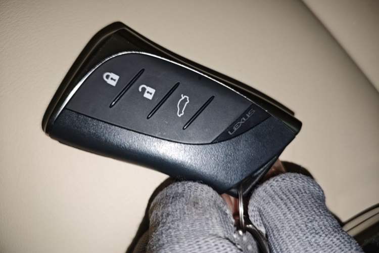 Used Lexus ES 2013 250 Elite Edition Vehicle Key
