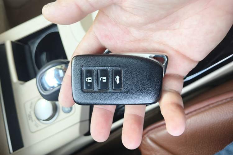 Used Lexus ES 2013 300h Elite Edition Vehicle Key