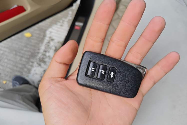 Used Lexus ES 2013 250 Elite Edition Vehicle Key