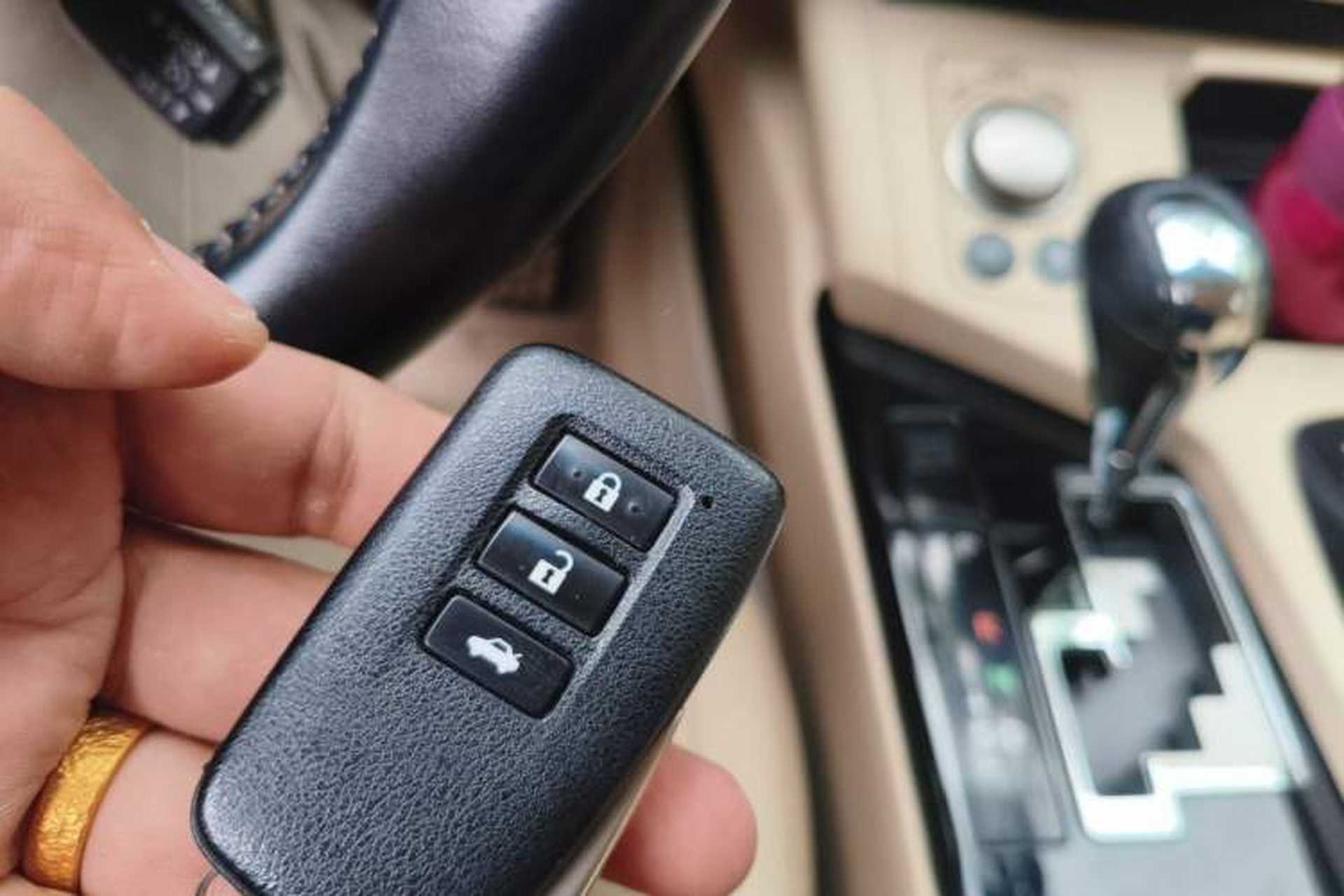 Used Lexus ES 2013 300h Elite Edition Vehicle Key