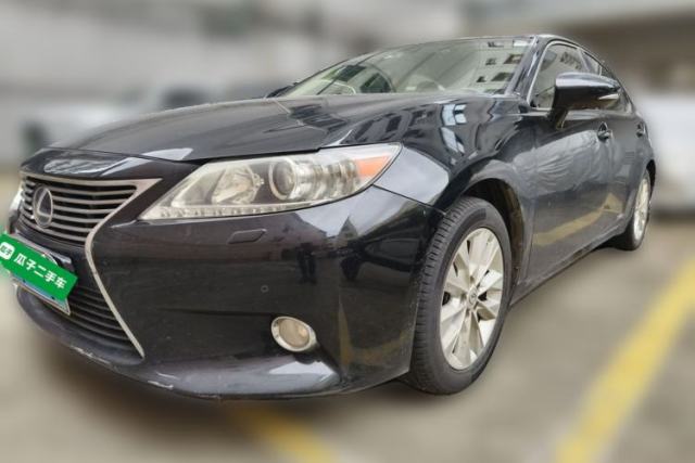 Used Lexus ES 2013 300h Elite Edition