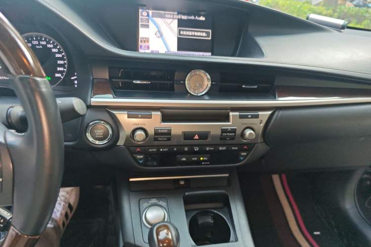 Used Lexus ES 2013 250 Elegant Edition Audio And AC Panel
