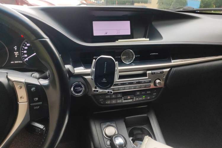 Used Lexus ES 2013 300h Elite Edition Audio And AC Panel