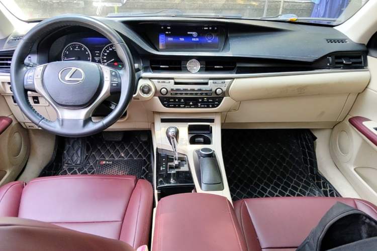 Used Lexus ES 2013 250 Elite Edition Center Console