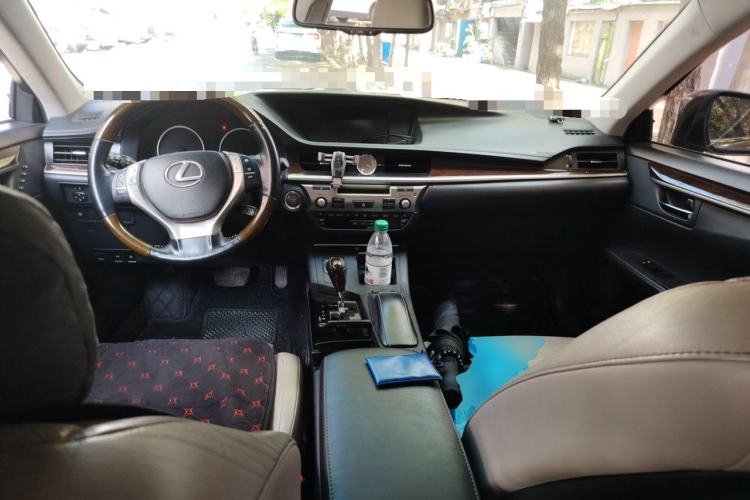 Used Lexus ES 2013 250 Elegant Edition Center Console