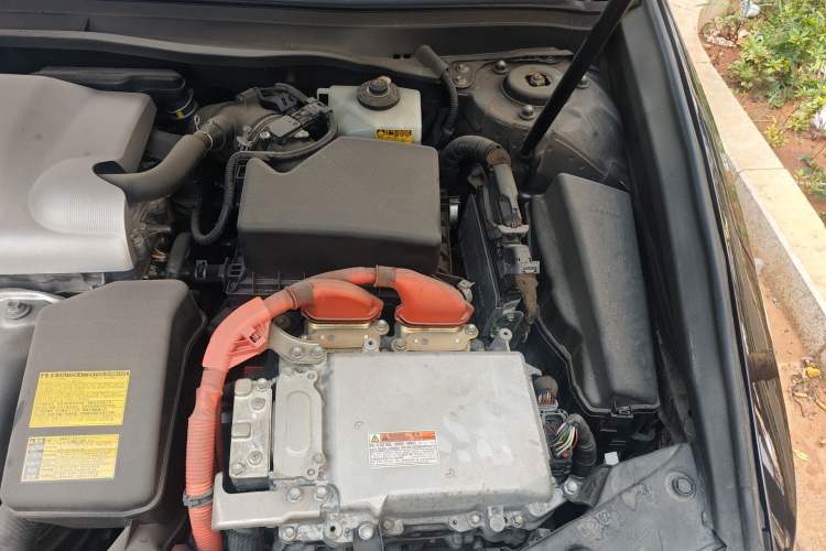 Used Lexus ES 2013 300h Elite Edition Engine Bay Left