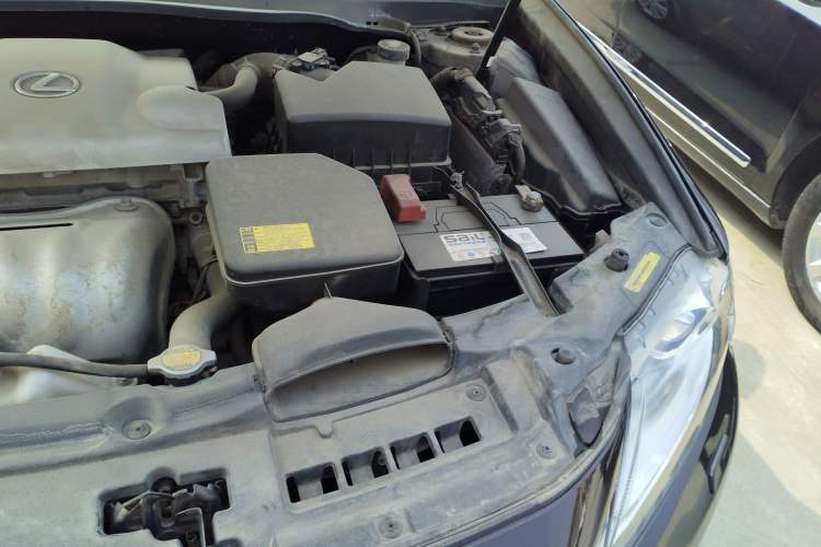 Used Lexus ES 2013 250 Elegant Edition Engine Bay Left