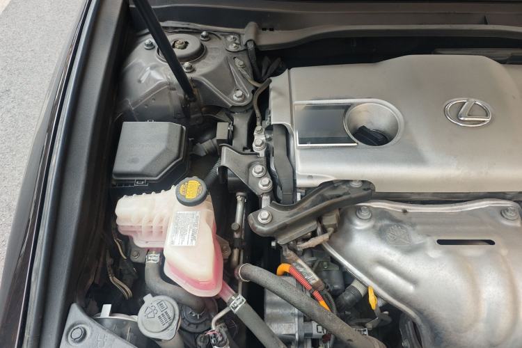 Used Lexus ES 2013 300h Elite Edition Engine Bay Right
