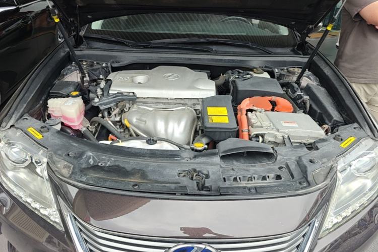 Used Lexus ES 2013 300h Elite Edition Engine Bay