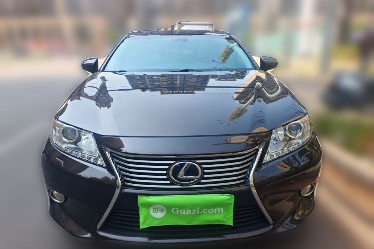 Used Lexus ES 2013 300h Elite Edition Front