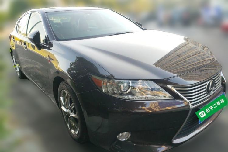 Used Lexus ES 2013 250 Elite Edition Front Right 45 Deg