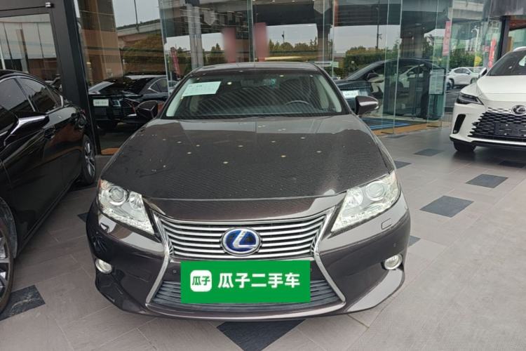 Used Lexus ES 2013 300h Elite Edition Front