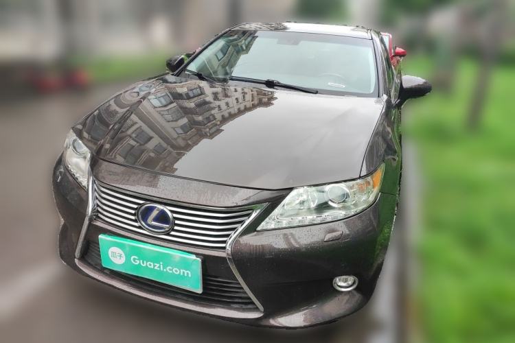 Used Lexus ES 2013 300h Elite Edition Front