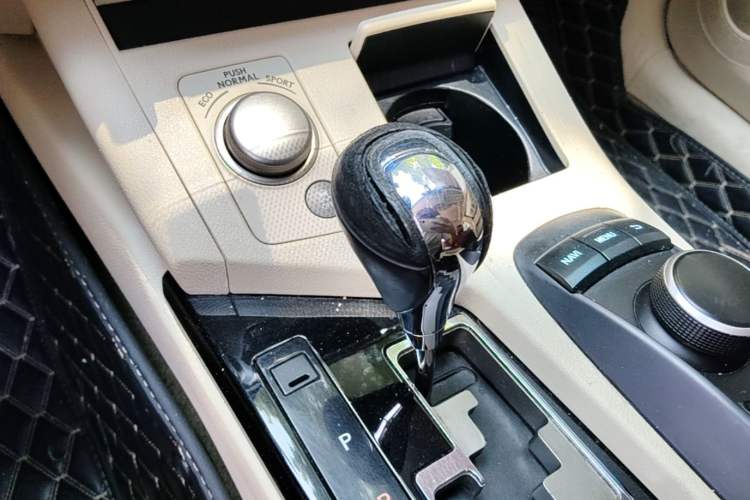 Used Lexus ES 2013 250 Elite Edition Gear Lever