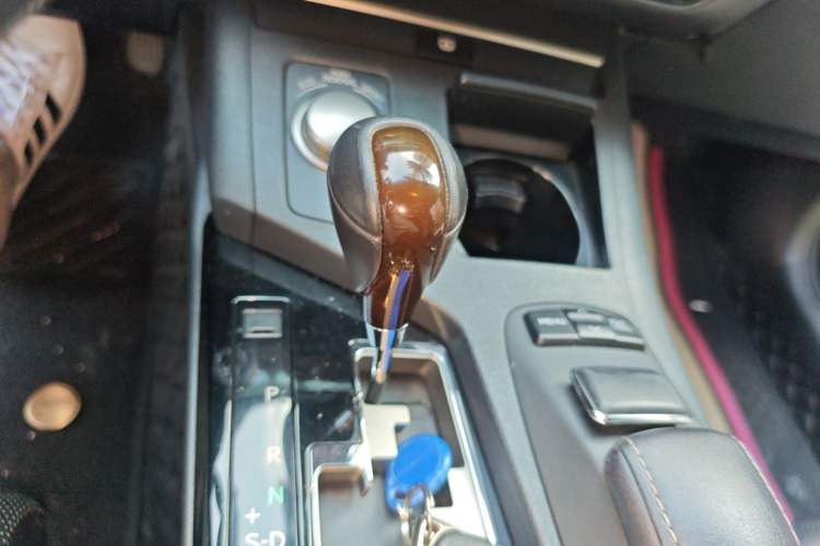 Used Lexus ES 2013 250 Elegant Edition Gear Lever