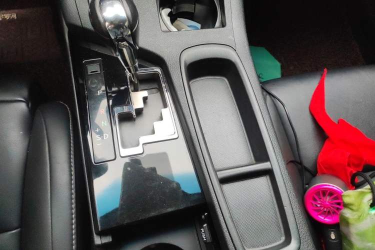 Used Lexus ES 2013 300h Elite Edition Gear Lever